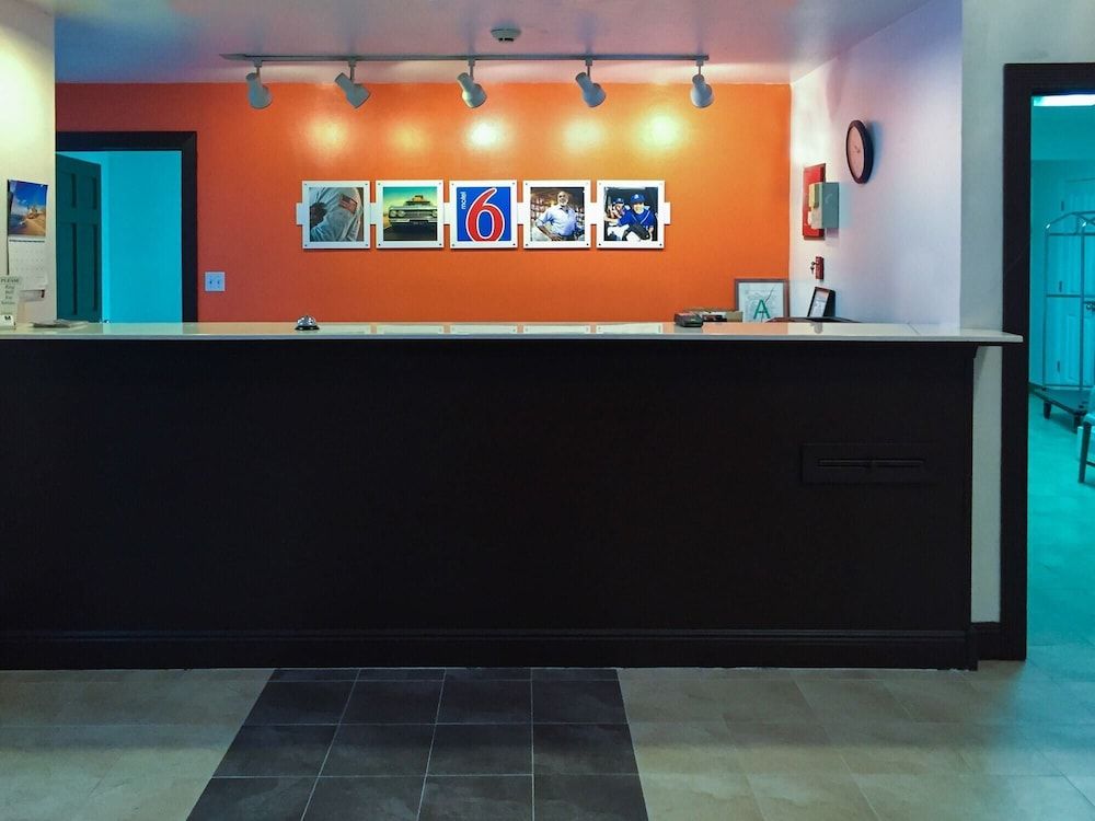 Motel 6 Moss Point, MS 3