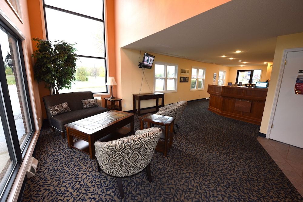 Days Inn by Wyndham Mackinaw City - Lakeview 3