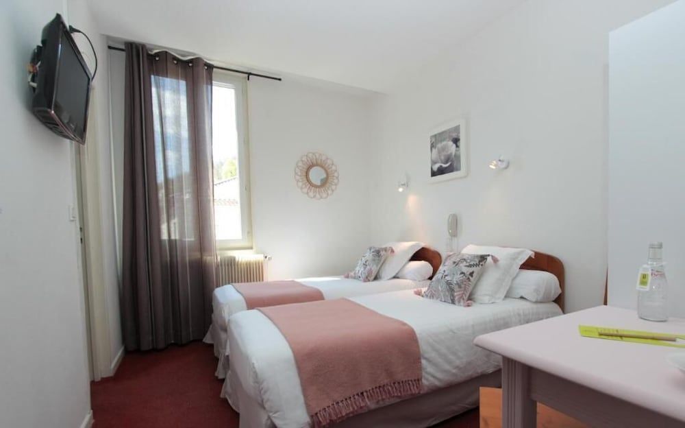 Hôtel Restaurant Les Marronniers 3