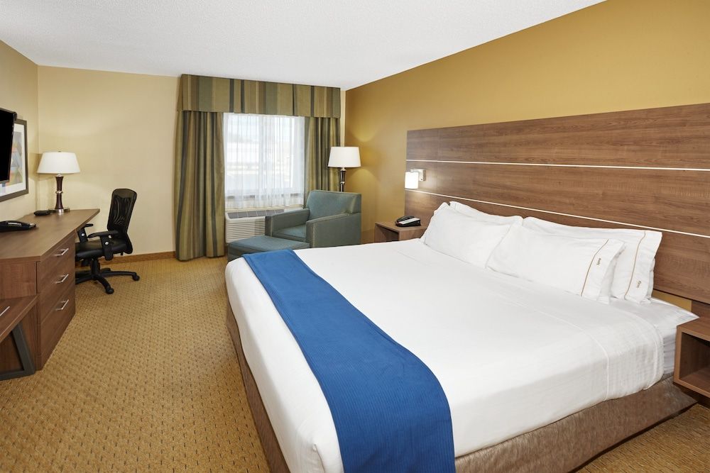 Holiday Inn Express Sheboygan-Kohler (I-43) 2