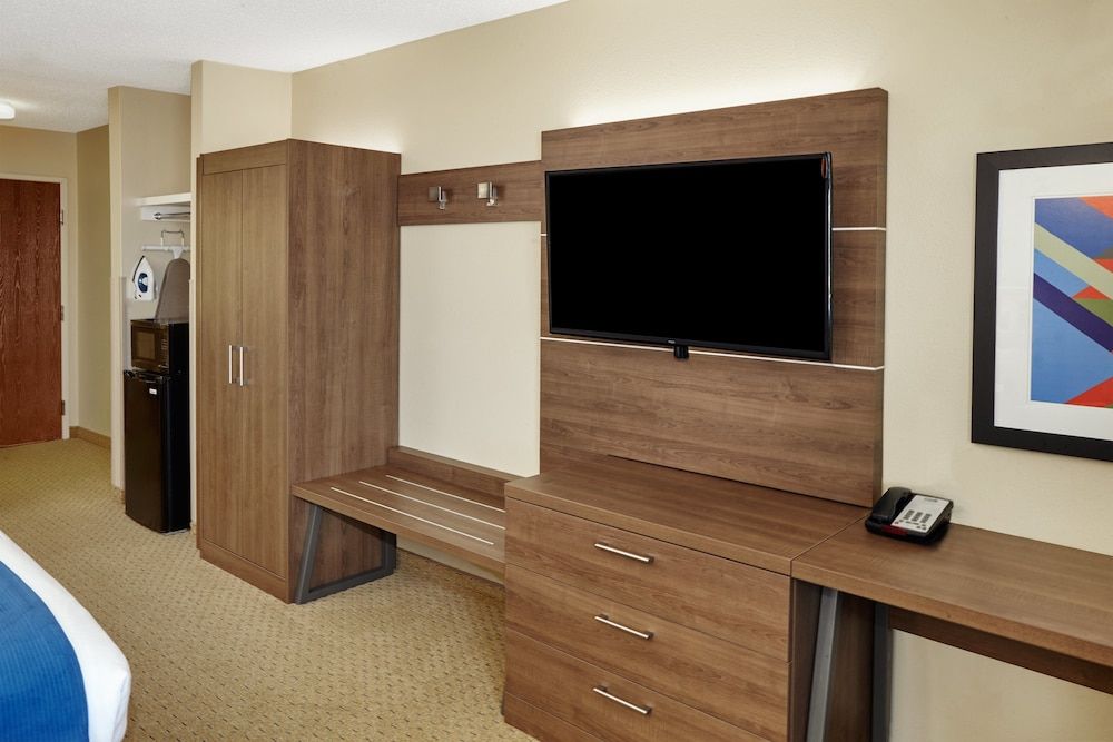 Holiday Inn Express Sheboygan-Kohler (I-43) 3