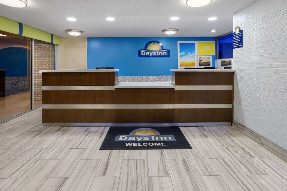 Days Inn by Wyndham Forsyth 2