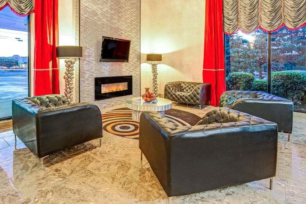 Ramada by Wyndham Murfreesboro 2