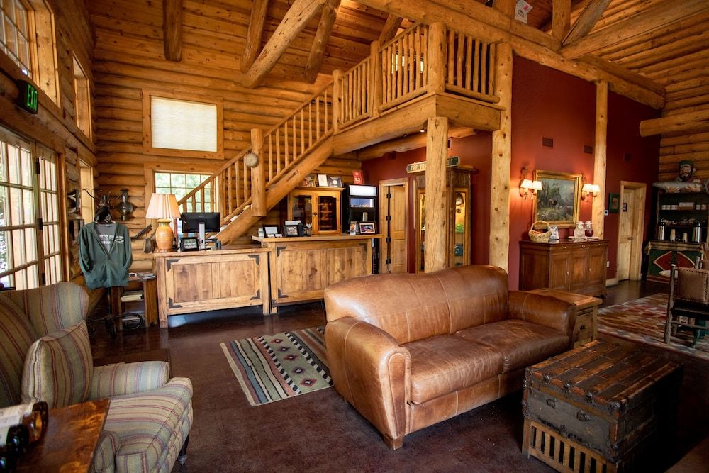 The Lodge at Riverside 2