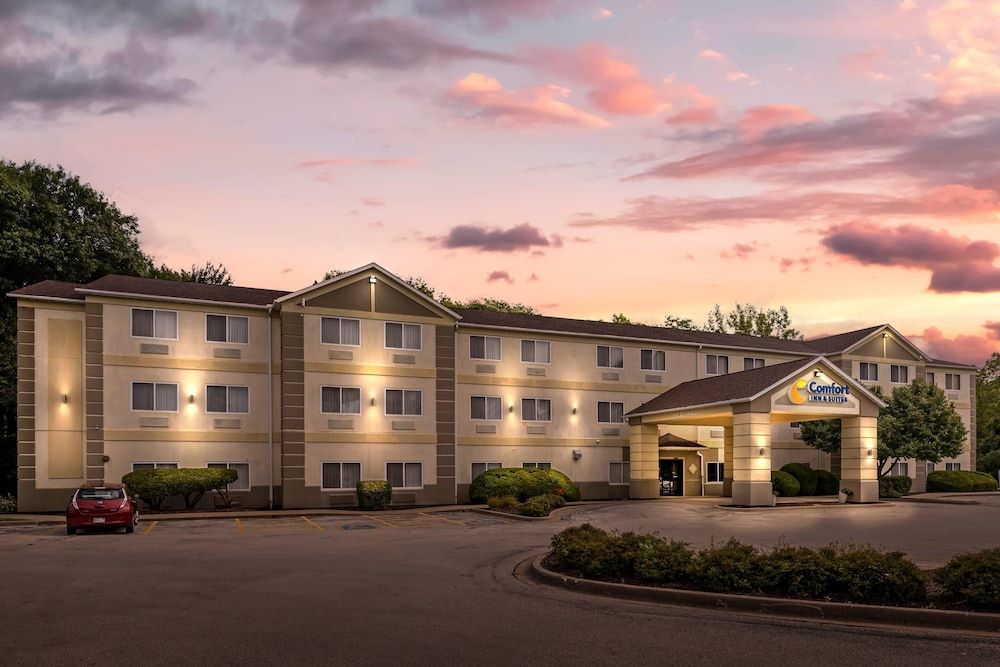 Comfort Inn & Suites East Moline near I-80 3 estrelas em East Moline