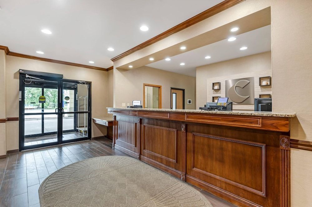 Comfort Inn & Suites East Moline near I-80 2