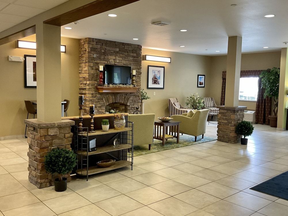 SureStay Plus Hotel by Best Western Buckhannon 2