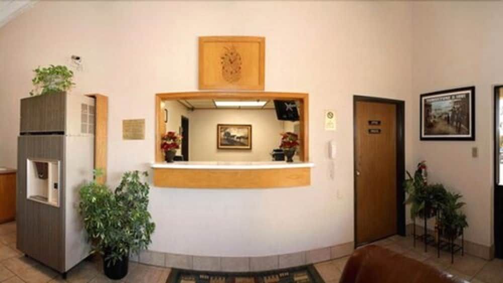 Super 8 by Wyndham Abilene KS 3