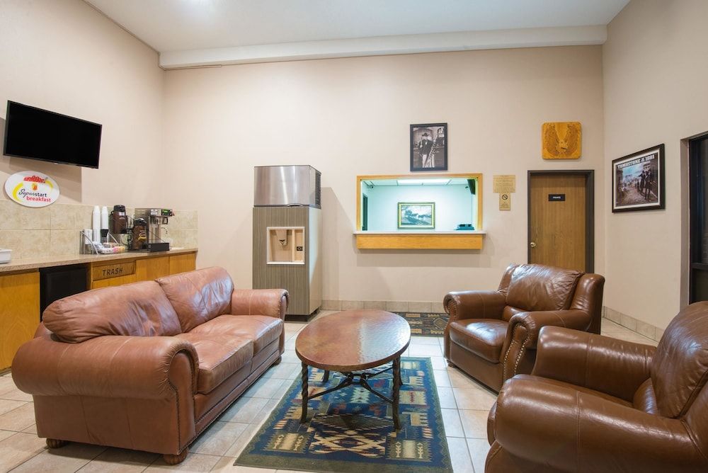 Super 8 by Wyndham Abilene KS 2