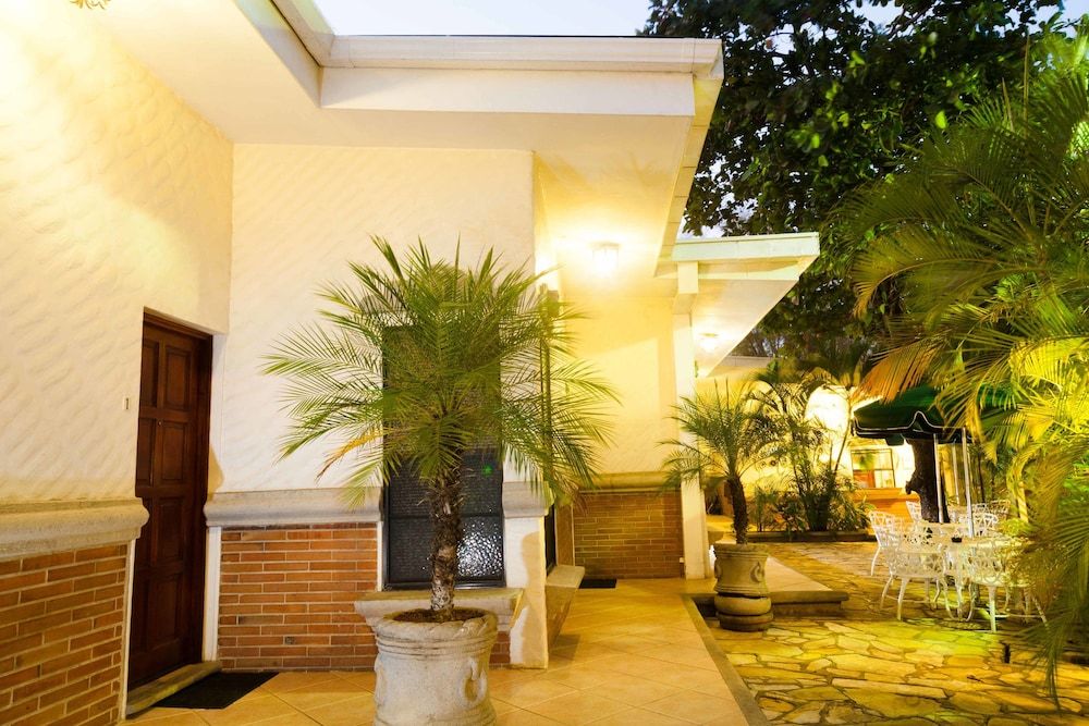 Hotel El Almendro 2
