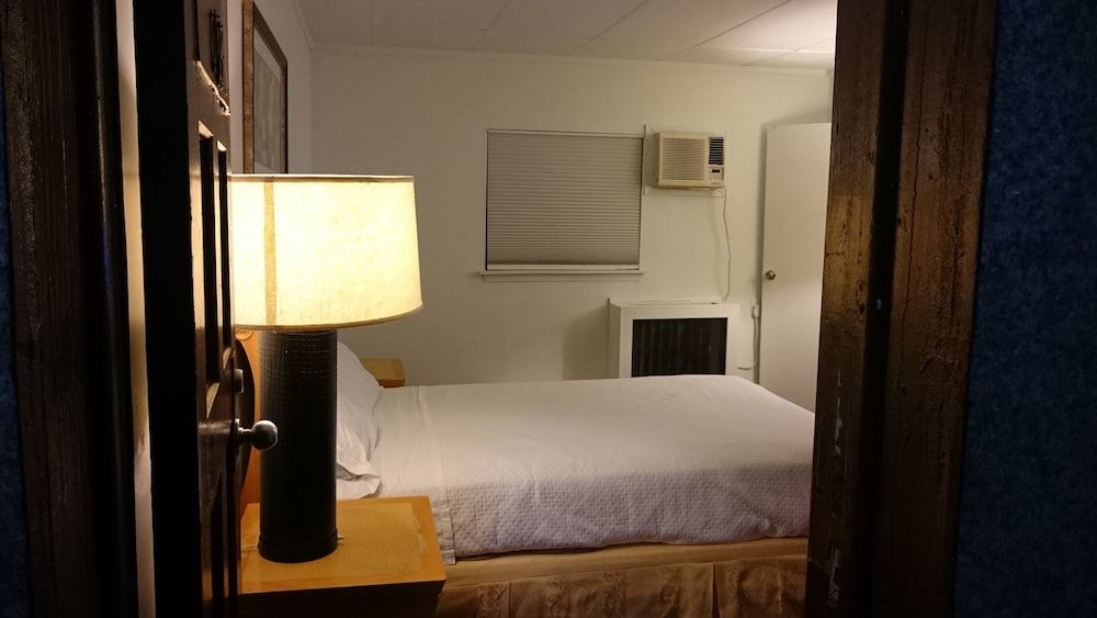 Greenview Inn Riverhead 2