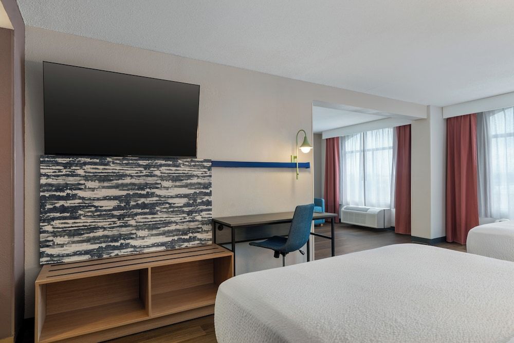 Garner Hotel Murfreesboro West by IHG 2