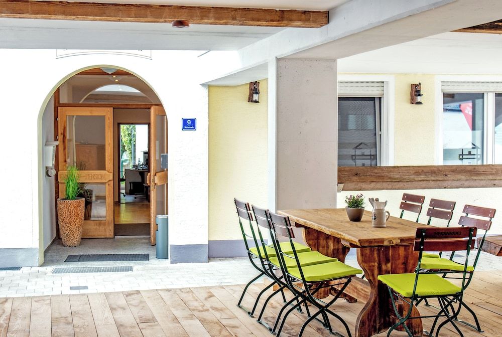 Gasthof RÔøΩmer-Castell 2