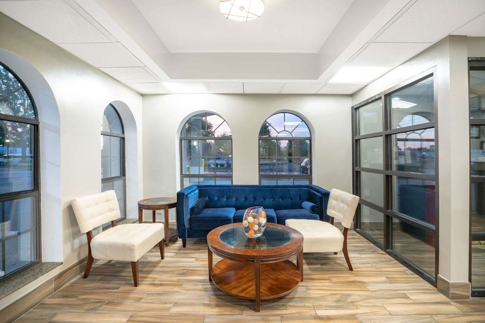 Super 8 by Wyndham Murfreesboro 3