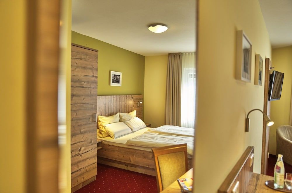 Hotel Zum Blauen Hecht -1 estrelas em Kipfenberg