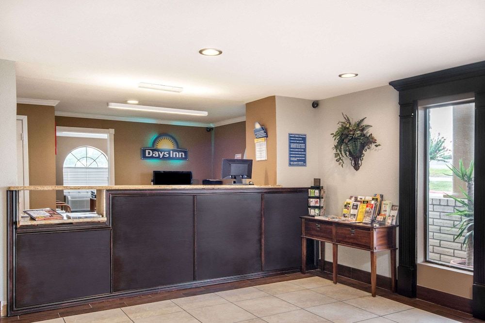 Days Inn by Wyndham New Braunfels 3