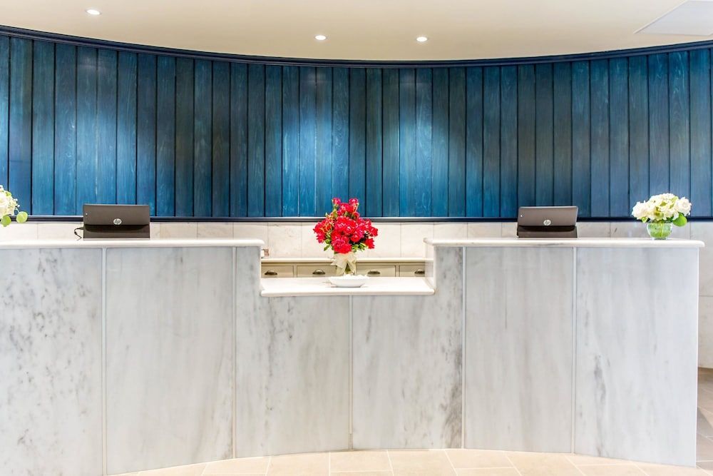 Wyndham Newport Hotel 2