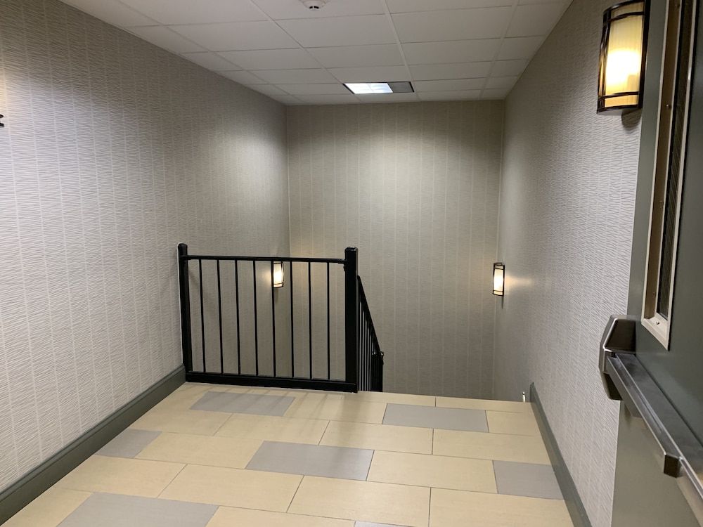 Red Carpet Inn Elmwood Park 2