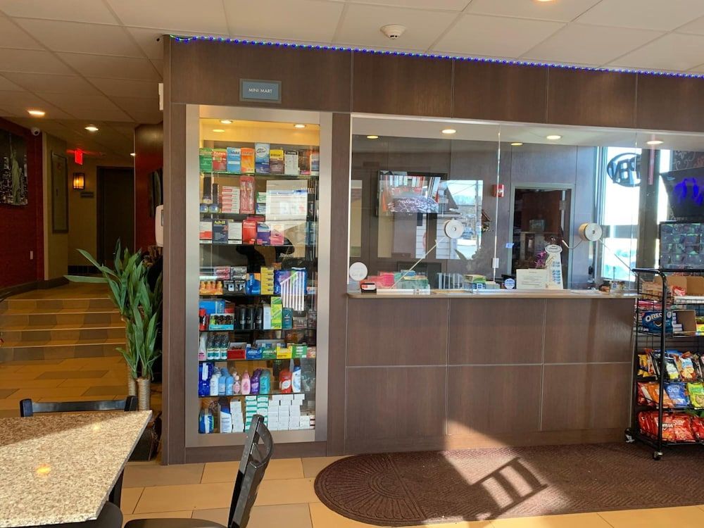 Red Carpet Inn Elmwood Park 3