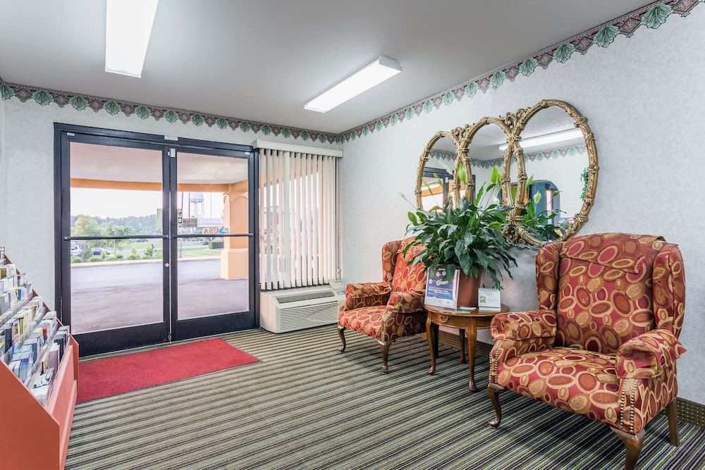 Days Inn by Wyndham Dickson 3