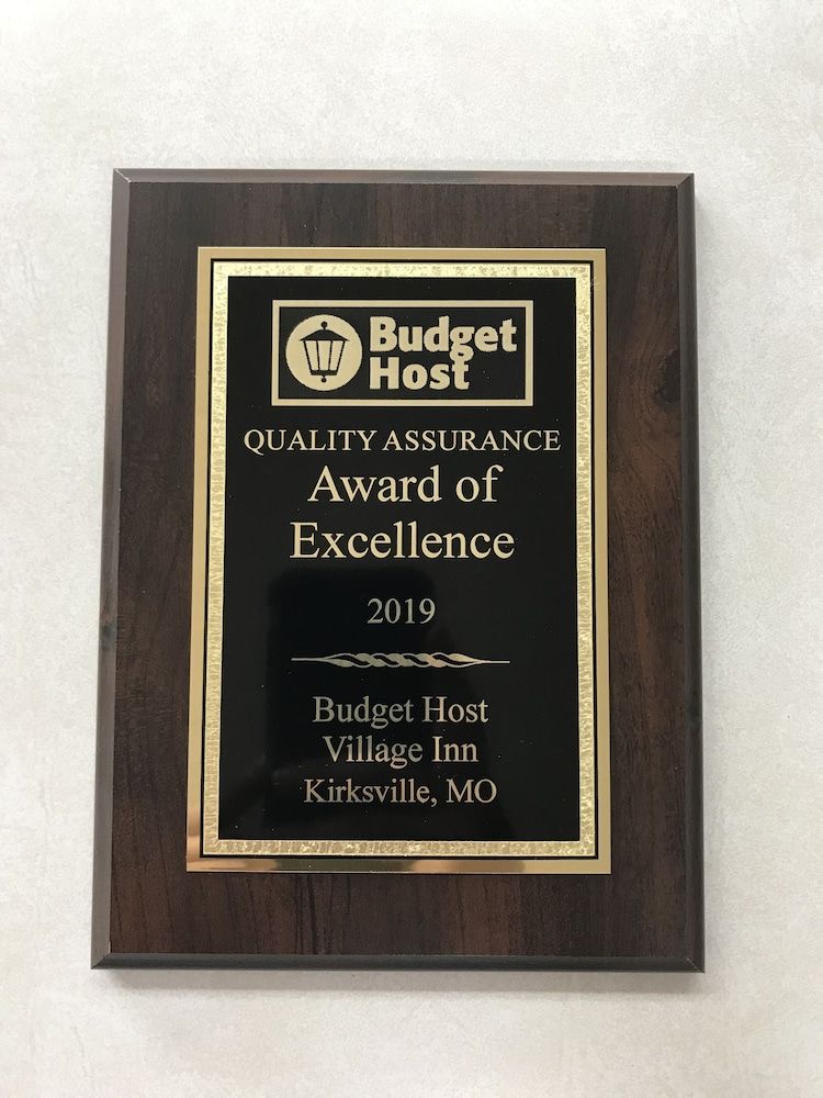 Budget Host Village Inn 3