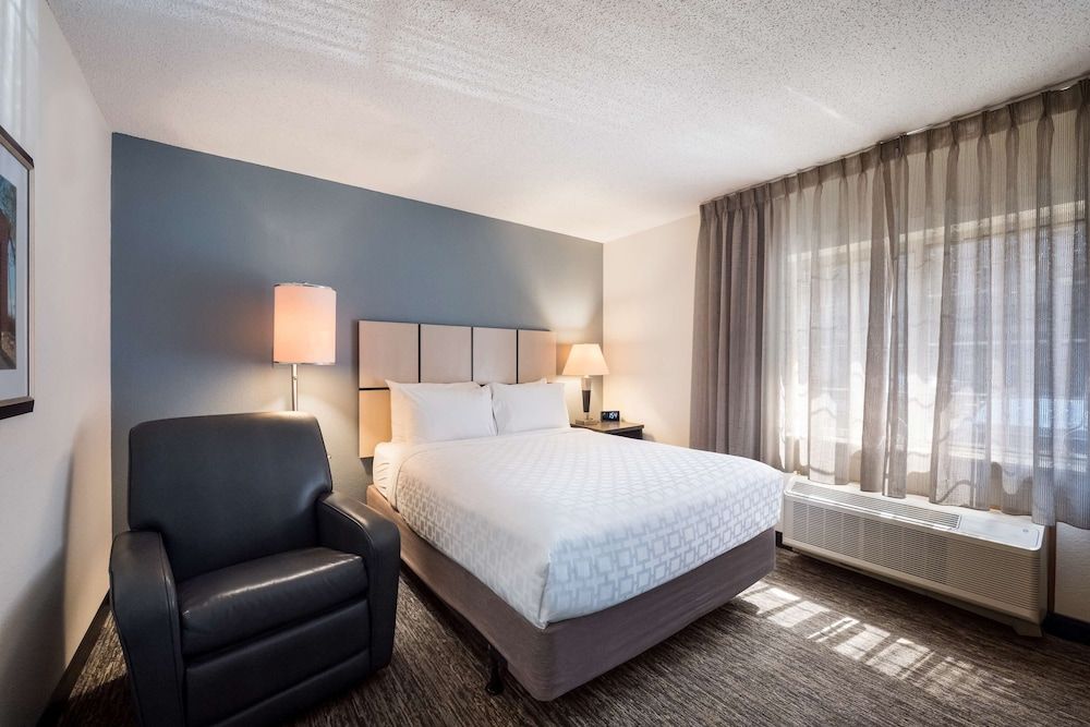 Sonesta Simply Suites Lansing 2