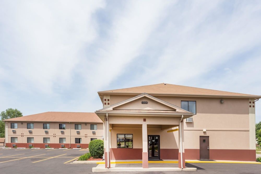 Super 8 by Wyndham Rock Falls Sterling Area 2 estrelas em Rock Falls