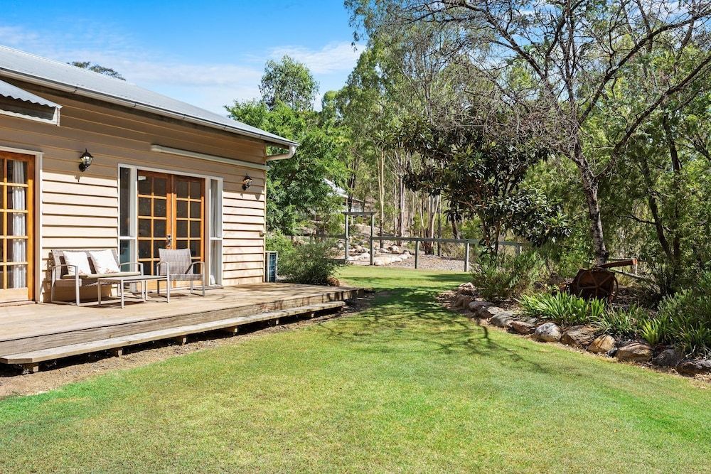 Barney Creek Vineyard Cottages 2