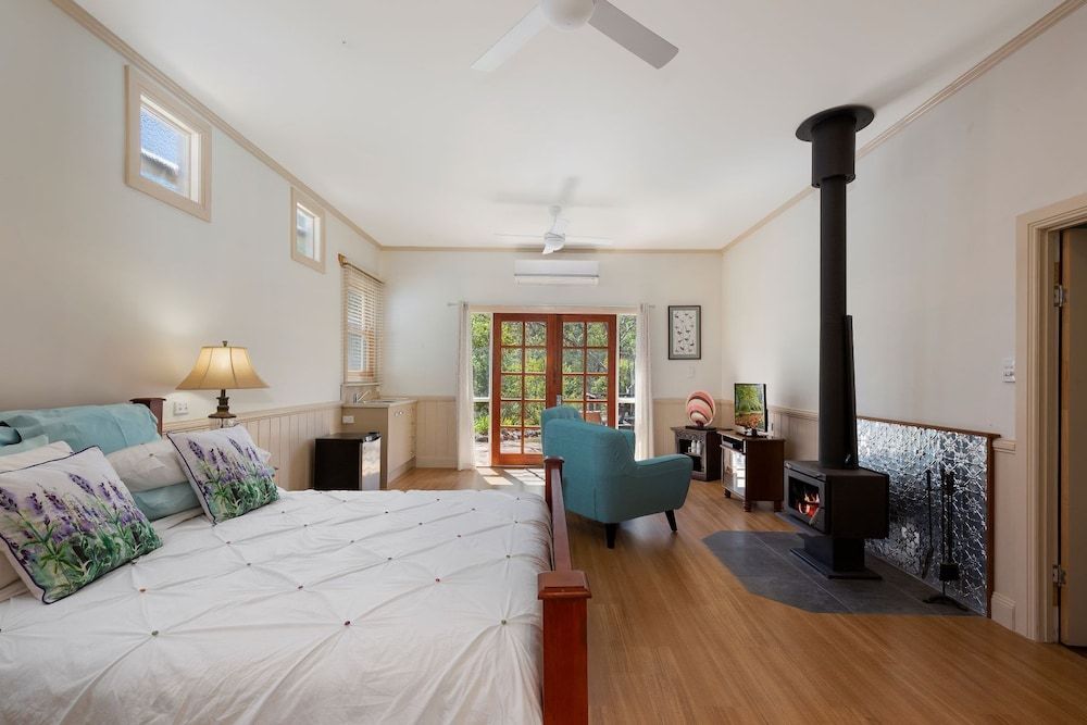 Barney Creek Vineyard Cottages 3