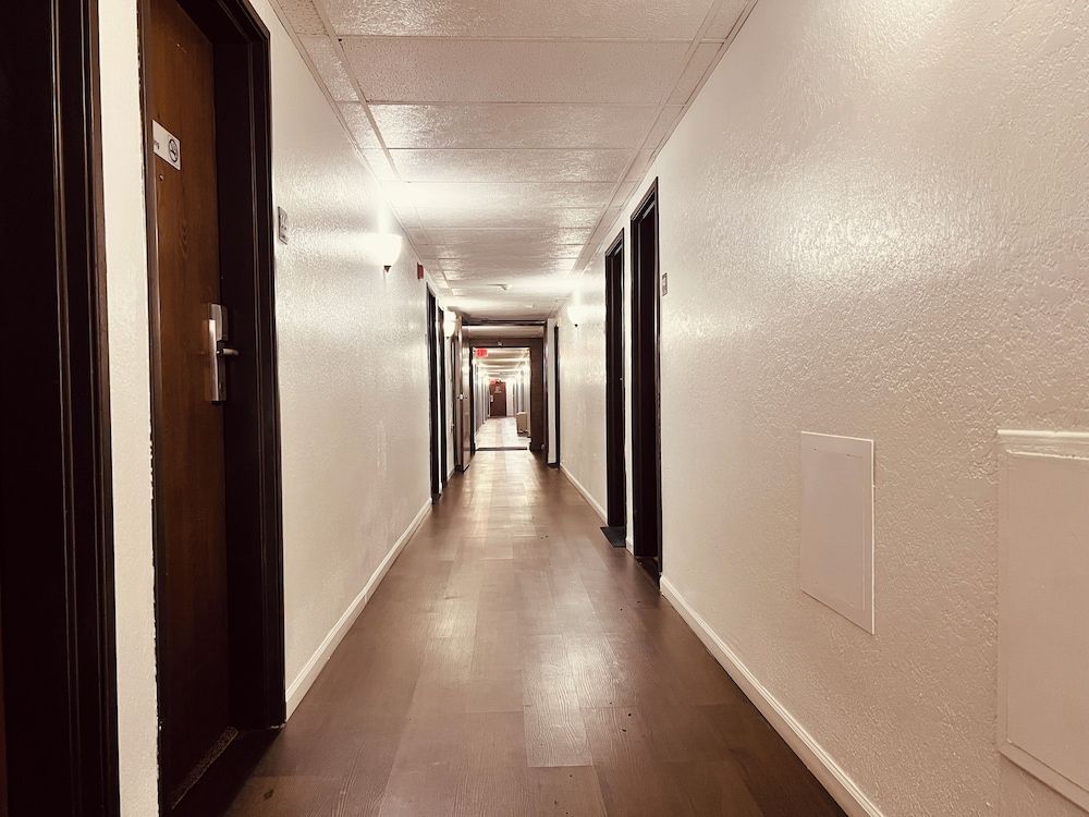 Travelodge by Wyndham Valleyfair Shakopee 3