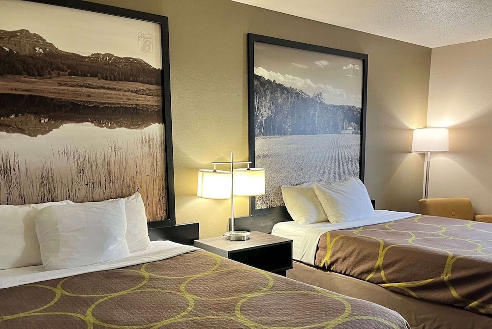 Super 8 by Wyndham Gas City Marion Area 3