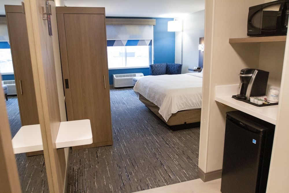 Holiday Inn Express O'Neill 3