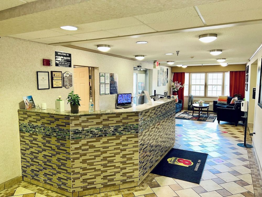 Super 8 Maumee/Toledo, OH 3