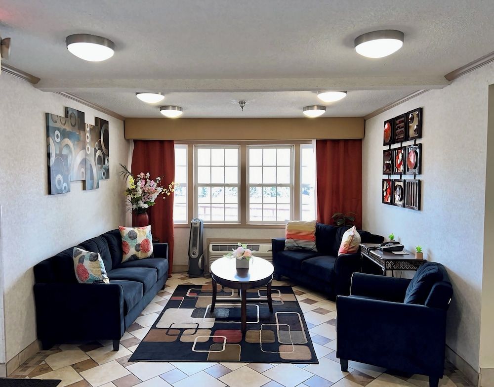 Super 8 Maumee/Toledo, OH 2