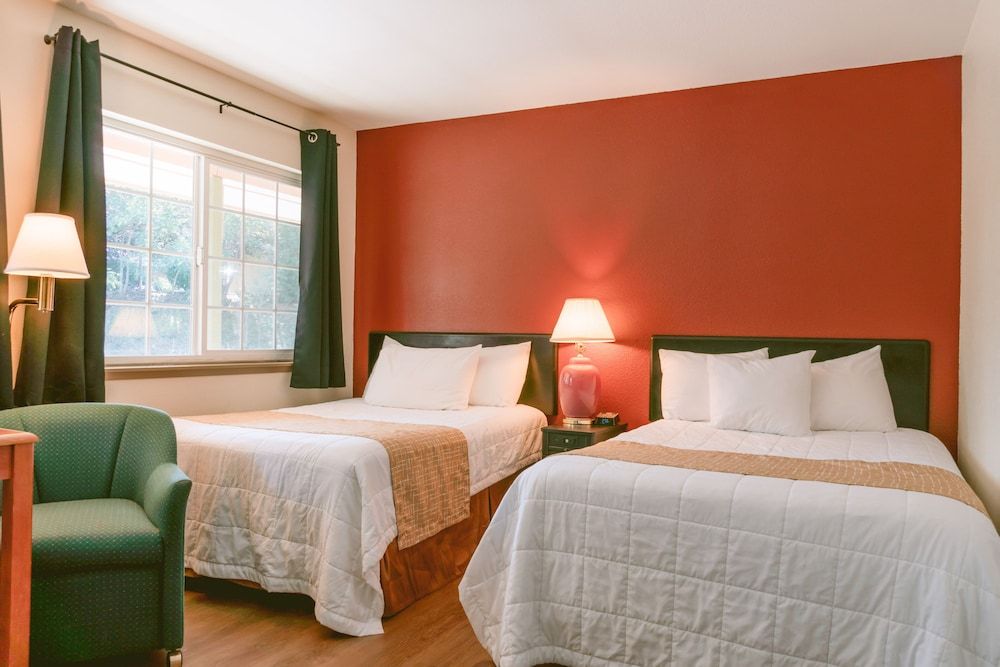 Riverfront Inn Roseburg 2