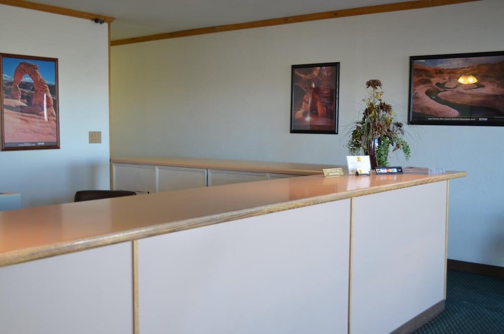 National 9 Inn Wellington 3