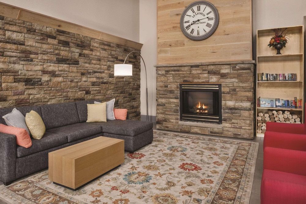 Country Inn & Suites by Radisson, Cottage Grove, MN 2