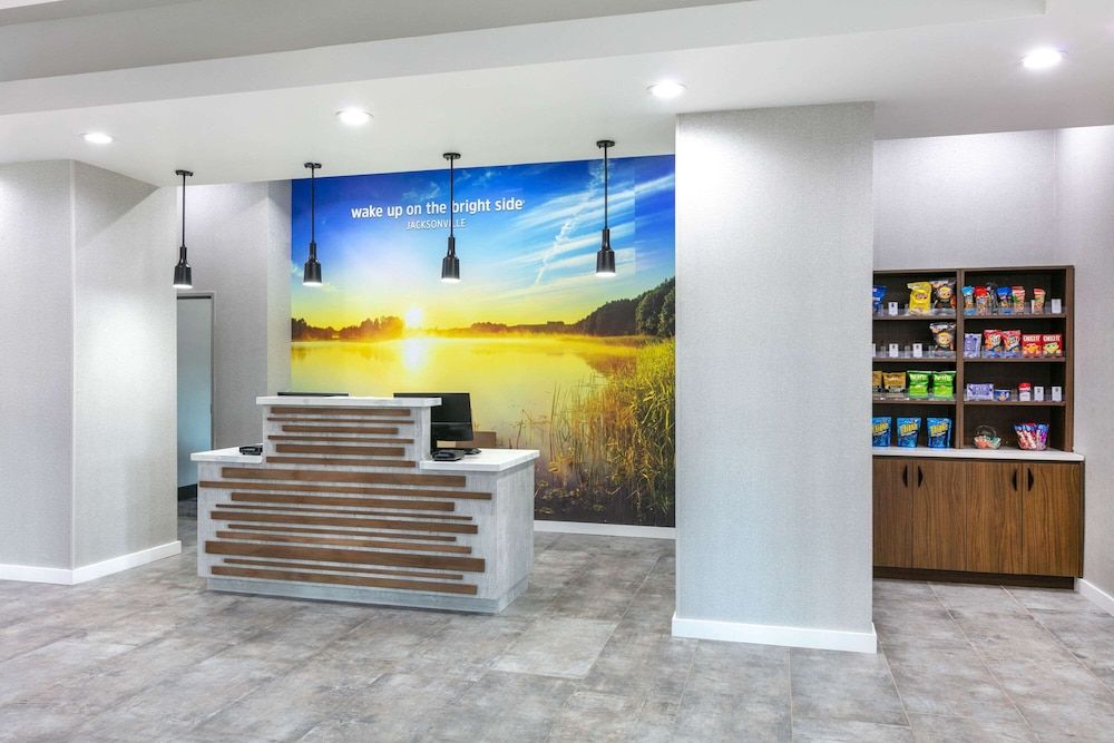 La Quinta Inn & Suites by Wyndham Jacksonville TX 3