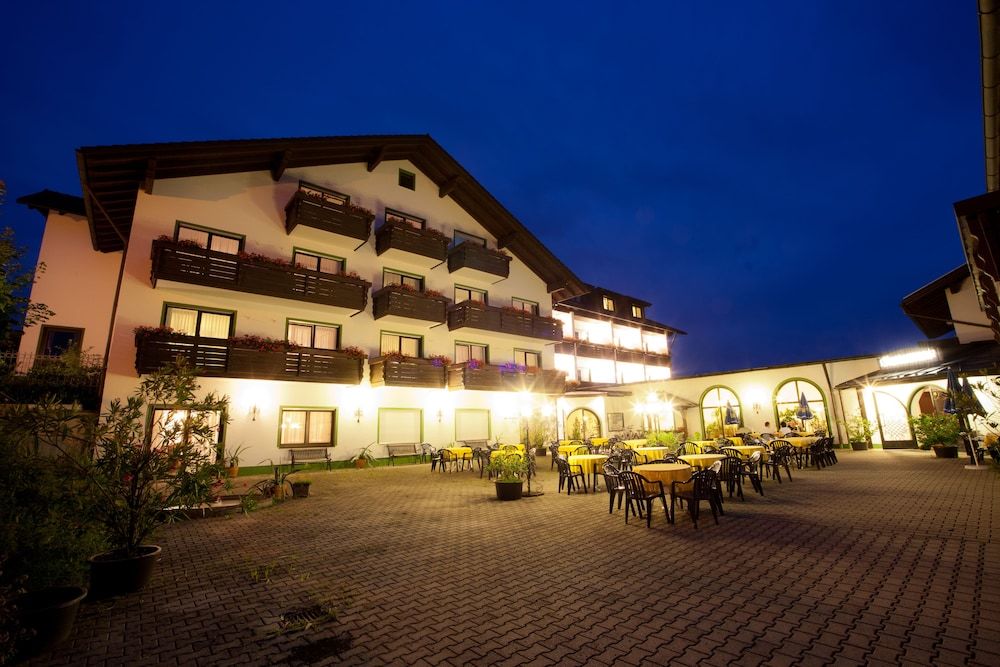 Binder -1 estrelas em Büchlberg