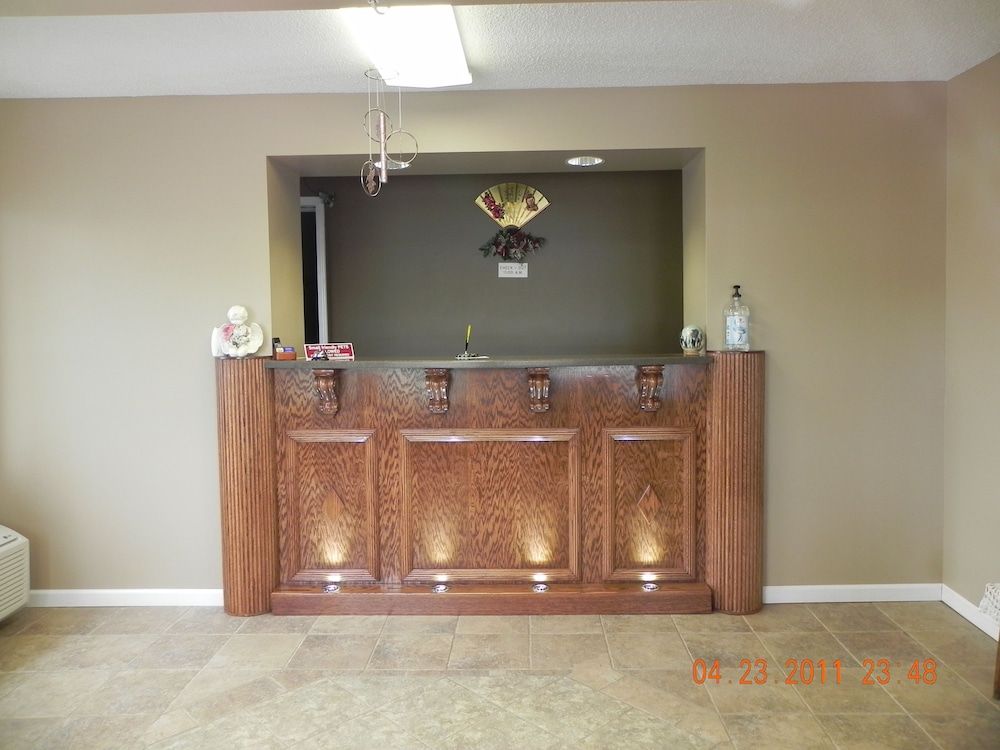 Relax Inn & Suites 3