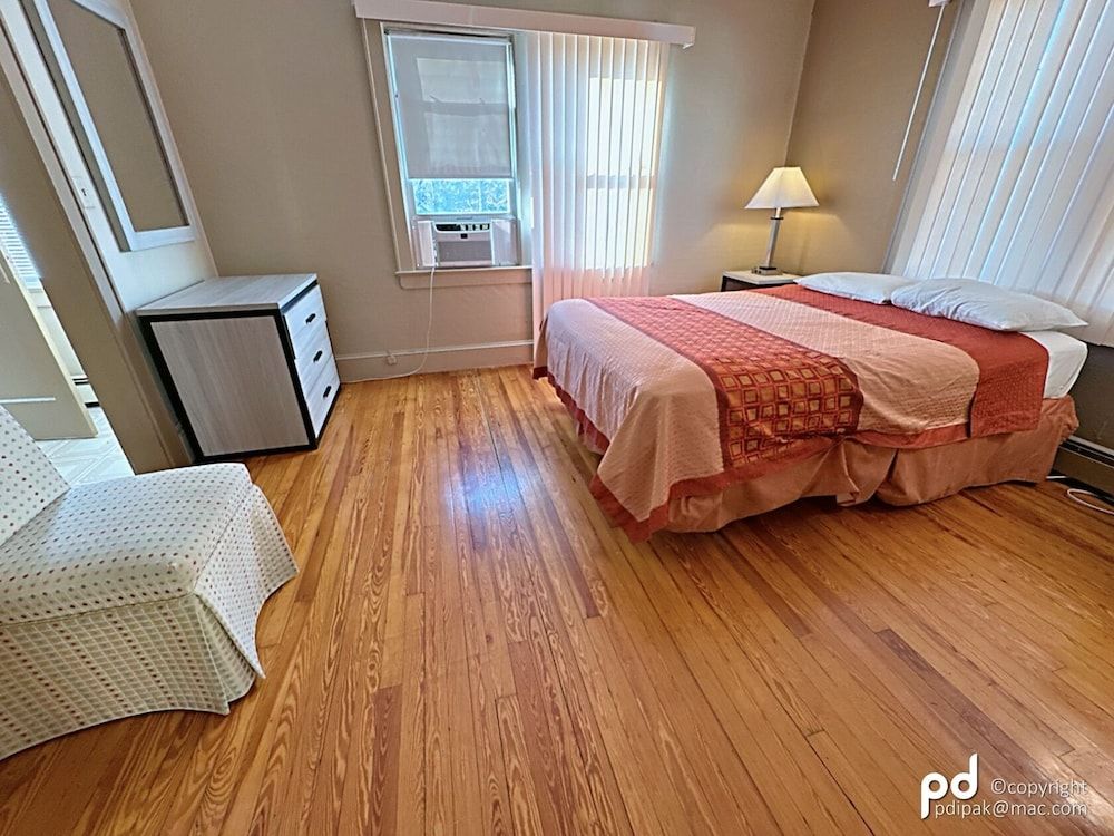 Travel Inn & Suites 2