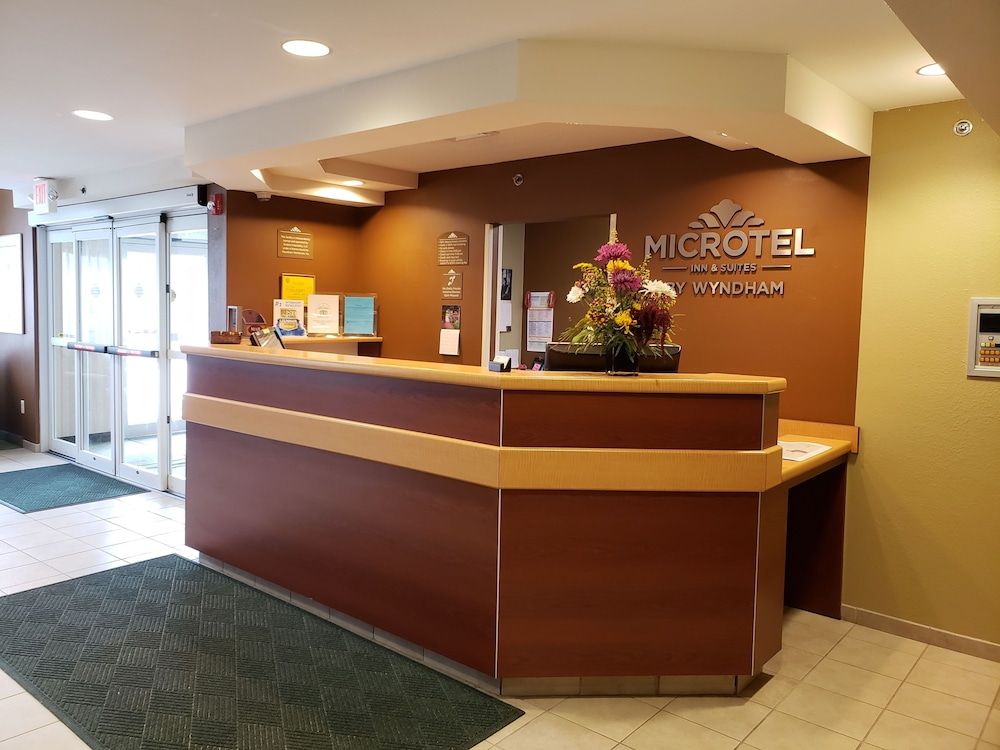 Microtel Inn & Suites by Wyndham Dover 3