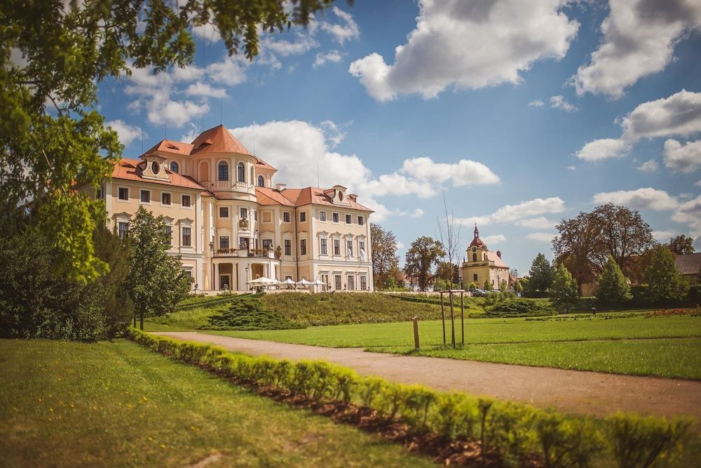 Chateau Hotel Liblice 4 estrelas em Byšice