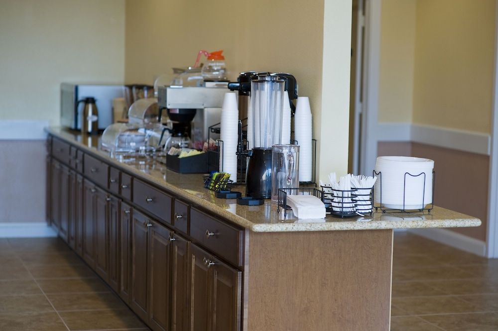 Express Inn & Suites 2