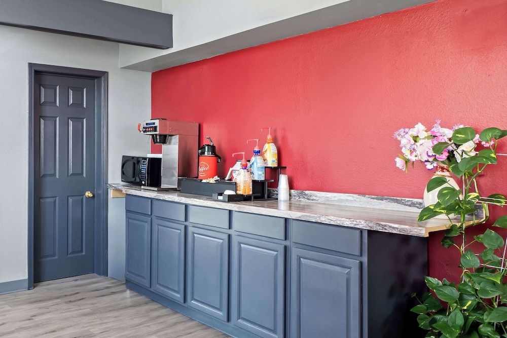 Econo Lodge Kennett 3