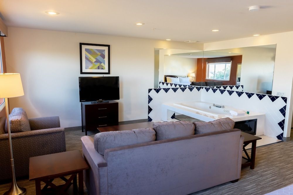 Holiday Inn Express Pendleton 2