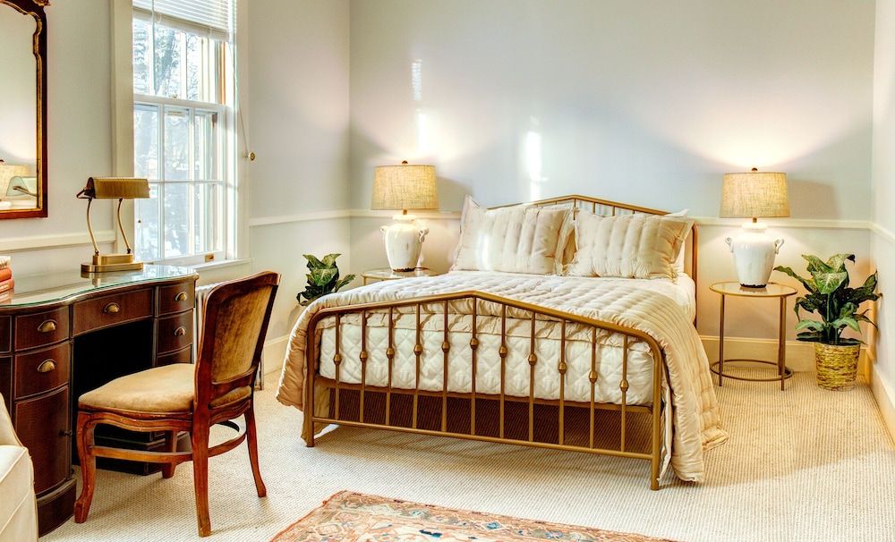 Gateways Inn & Restaurant 2