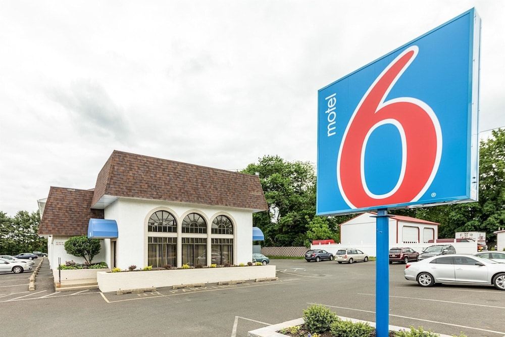 Motel 6 Warminster, PA 2 estrelas em Warminster