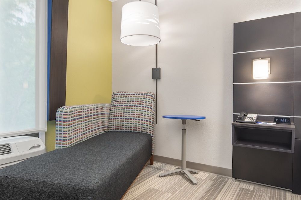 Holiday Inn Express & Suites Hardeeville - Hilton Head by IHG 3