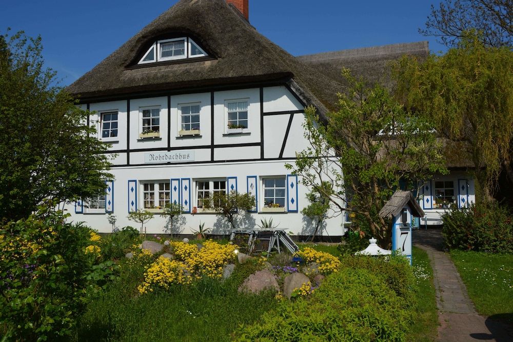 Reethäuser auf Rügen -1 estrelas em Middelhagen